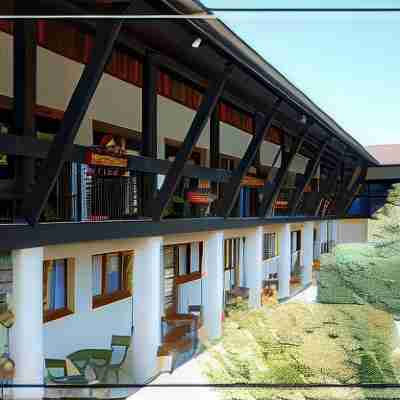 La Vieille Ferme Hotel Exterior