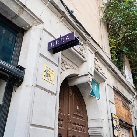 Hostal Hera Отели рядом с достопримечательностью «Зоопарк Барселоны»