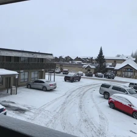 Snowshoe Motel