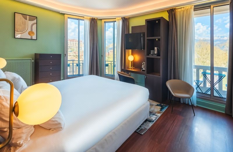 Splendid Hotel Lac d'Annecy, Handwritten Collection