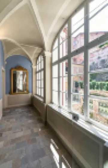 法烏宗宮殿酒店