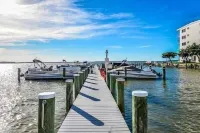 Thunder Island Bayfront Condo - Walk to Beach  - next to Convention Center