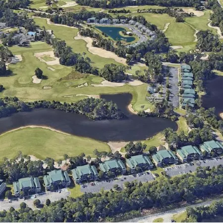Stylish King + Queen Suites Lake-View End Unit, Golf & Beach Nearby – No Stairs