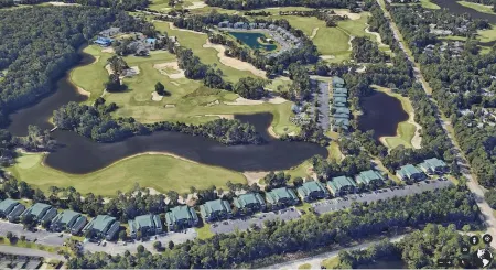 Stylish King + Queen Suites Lake-View End Unit, Golf & Beach Nearby – No Stairs