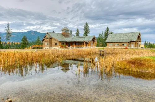 The Lodge at Trout Creek Bed and Breakfast Hotels in Trout Creek