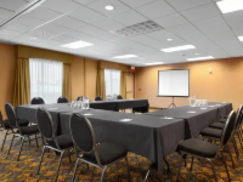 斯特拉斯莫爾戴斯套房酒店 斯特拉斯莫爾酒店