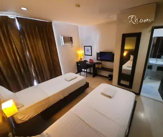 Lorenzzo Suites Hotel