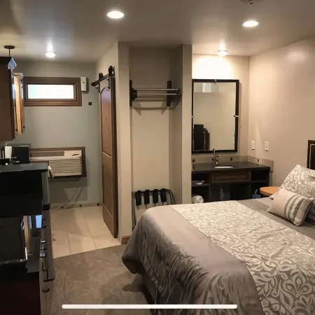 Baltzell Lodge