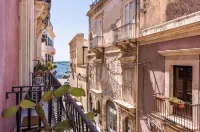 Palazzo Bozzanca Apartments by Wonderful Italy