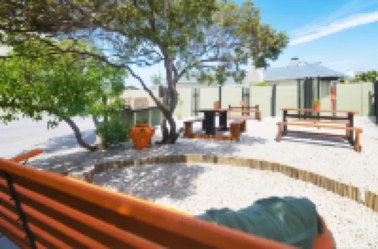 Land's Edge Eco Friendly Cottages and Apartments