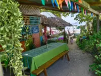Shirley's Cottage - Pamilacan Island