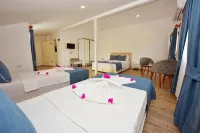 Demyra Boutique Hotel - parking
