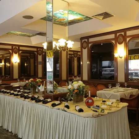 Hotel Gran Corona Отели рядом с достопримечательностью «Република»