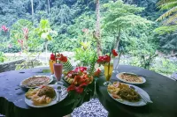 Back to Nature Ecotourism - Parkplatz