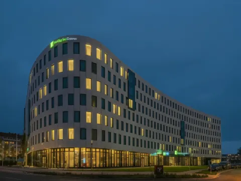 Holiday Inn Express Düsseldorf - Hauptbahnhof Hotels in der Nähe von PSD BANK DOME