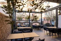 การ์นิ โฮเทล ดุม