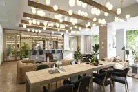 Luxe Rainey St High Rise - Heated Pool - Gym - Atx