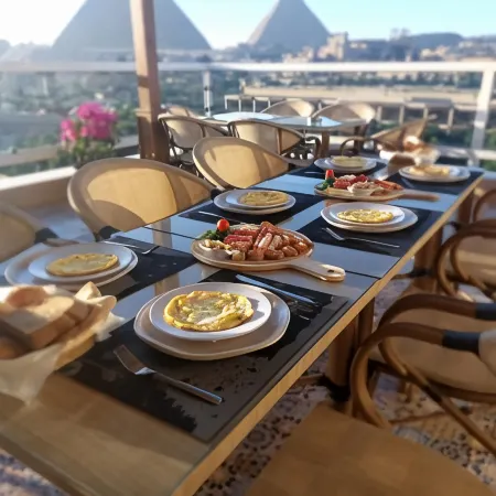 Doudou Pyramids View Hotel