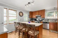 Charming 3-bedroom home on beautiful High Rock Lake with Private Boat Dock