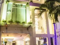 Ngoc Linh Luxury Hotel Hotels near Front Beach