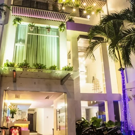 Ngoc Linh Luxury Hotel Отели рядом с достопримечательностью «Кинотеатры CGV»