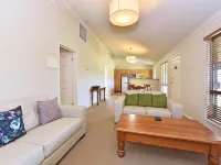 Palmers Lane Vineyard Cottage Hotels in Rothbury