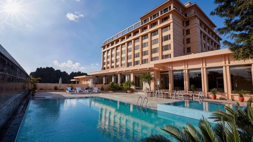 The Everest Hotel