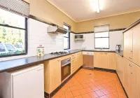 Hanbury Lodge Hotels in Mayfield West