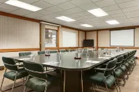 Travelodge by Wyndham Kenora فنادق في كينورا