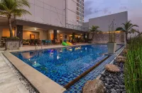 The Square Surabaya Hotel - Pools