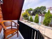 penginapan omah kampung Hoteles en Sewon