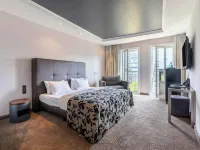 New Berlin Hotels near Wellblechpalast