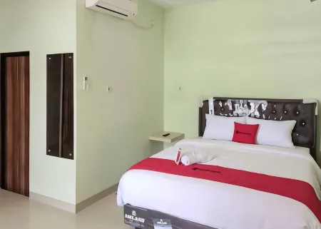 RedDoorz Near Taman Wisata Alam Punti Kayu Palembang 2 Отели в г. Karya Baru
