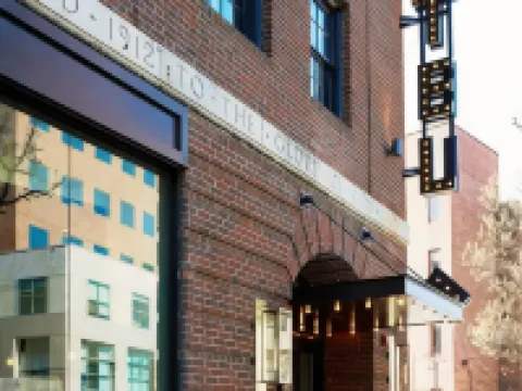 เนปจูน, แอช โรงแรม โรงแรมในพรอวิเดนซ์