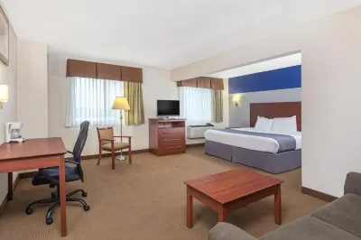 Baymont by Wyndham Dubuque Hotels in Dubuque