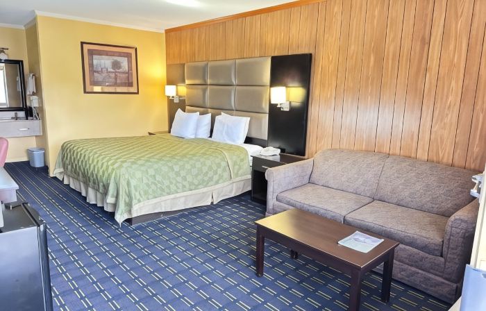 Rodeway Inn & Suites Plymouth Hwy 64