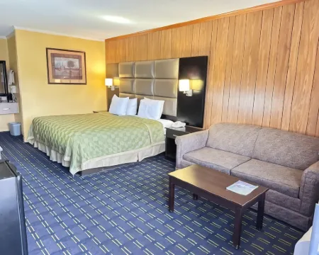 普利茅斯 64 號高速公路羅德威套房酒店 華盛頓縣酒店