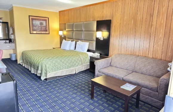 普利茅斯 64 號高速公路羅德威套房酒店