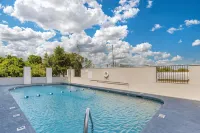 Quality Inn & Suites Spring Lake - Fayetteville Near Fort Liberty Hotel a Spring Lake