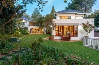 Hyde Park Guest House - 5-Star