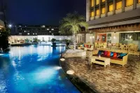 Aryaduta Palembang - Pool
