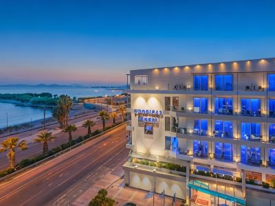 Tropical Hotel
