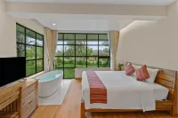 Cuc Phuong Mineral Retreat - Bares