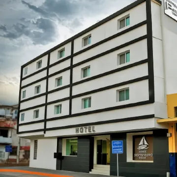 Hotel Portonovo Plaza Malecon