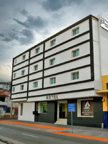 Hotel Portonovo Plaza Malecon