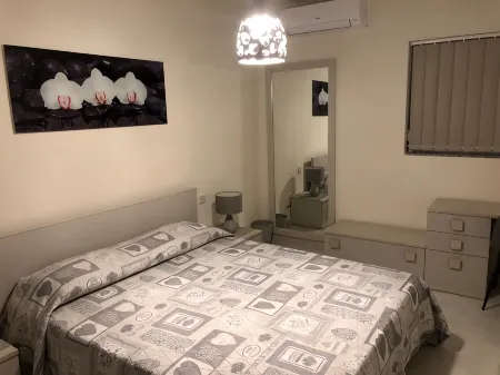 Sea View 2 Bed Apartment Close to Beach Hpi7738 Отели в г. Marsaskala