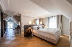 Clounys Hotel