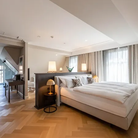 Clounys Hotel Отели рядом с достопримечательностью «Станция метро "Берне"»