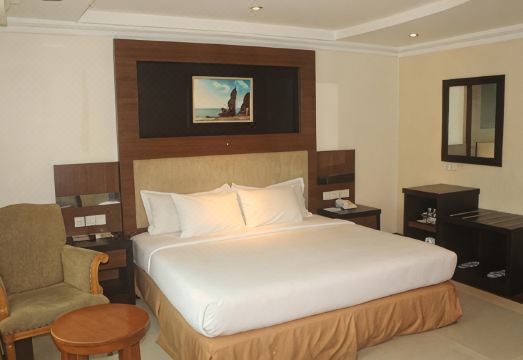 Manise Hotel - Housity