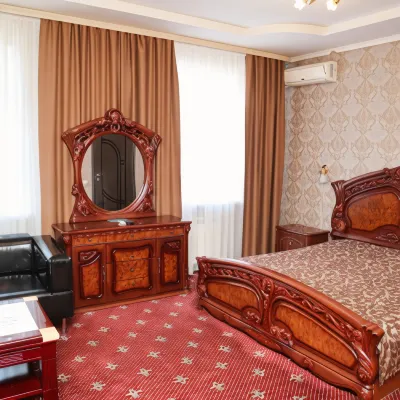 Tvoj Hotel National Museum of Defenders of the Fatherland附近的飯店